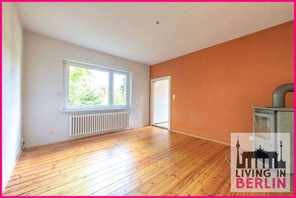 Wohnzimmer mit Kamin