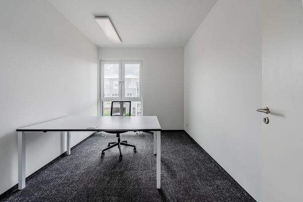 Einzelbüro im Eingangsbereich