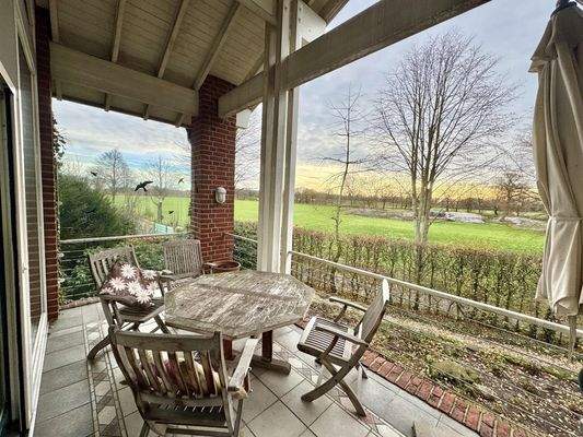 überdachte Terrasse