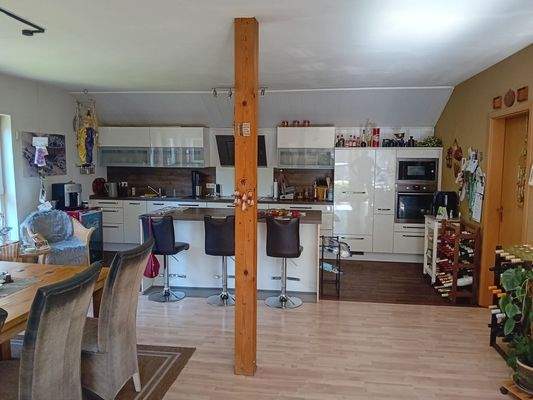 Wohn-, Esszimmer, Küche.jpg