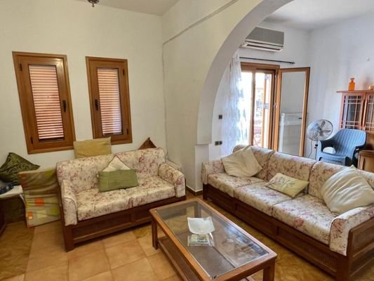 Kreta, Elounda: Wohnung im Zentrum mit Meerblick zu verkaufen