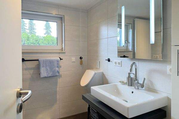 modernes Badezimmer 