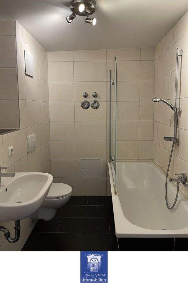 Traumhaftes Wohnen mit Aussicht - Balkon! Lift! - Foto 2