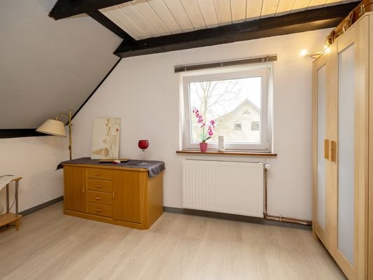Schlafzimmer II (DG)