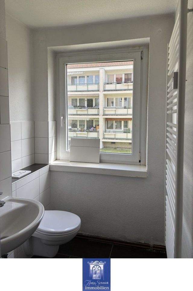 Sonnige Wohnung mit großem Balkon in grüner und ländlicher Umgebung! - Photo 3