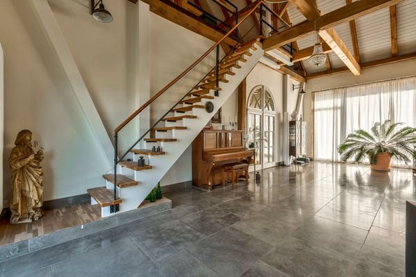 Treppe zur Galerieebene