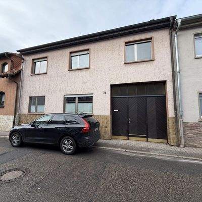 Frontansicht, Eingangstür/tor