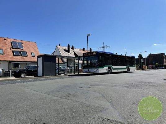 Bushaltestelle nur 200 Meter entfernt