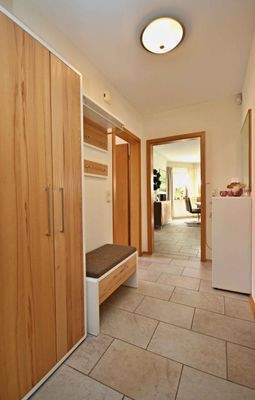 Flur mit Garderobe Erdgeschoß