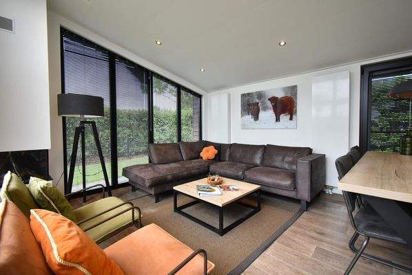 ferienhaus-kaufen-herkingen-wohnzimmer-esszimmer-2025.webp001