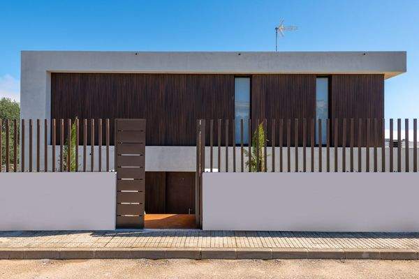 Villa - Straßenanasicht