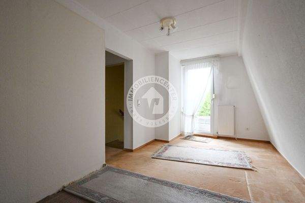 Haus RECHTS - Ankleide (Blick 1)