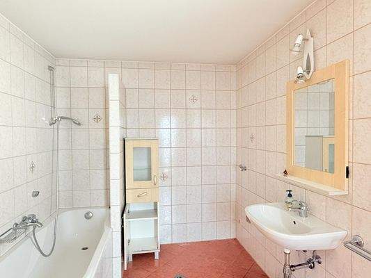Badezimmer EG Wohnhaus