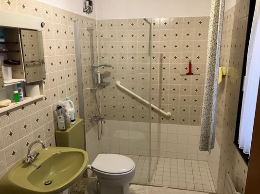 Badezimmer EG