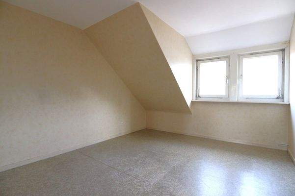 DG Schlafzimmer 2 (Durchgangszimmer)