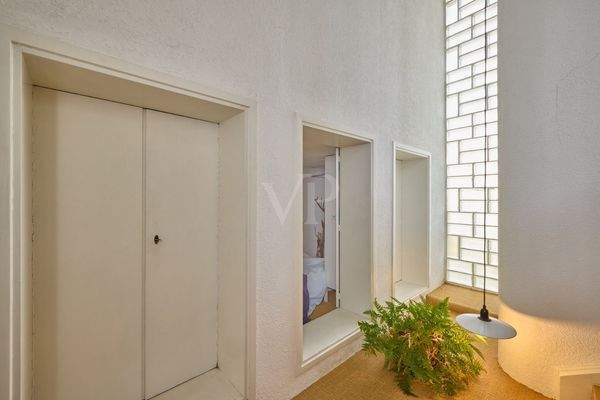 Einbauschränke und "Räuberhöhle" Aufgang zum OG 