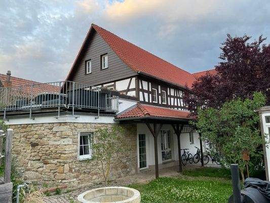 Wohnhaus mit Terrasse