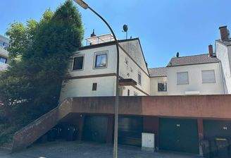 Einfamilienhaus mit Garage