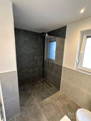 WC Erdgeschoss mit Dusche