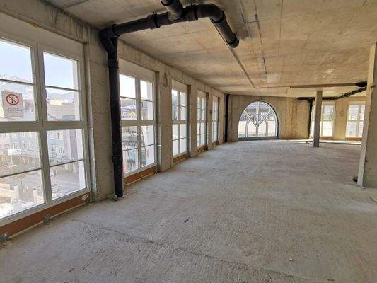 Übergabe im Edelrohbau