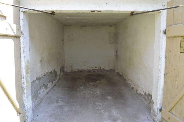 Schillerstraße 81_Garagen Innenansicht.JPG