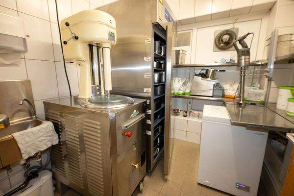 Küche mit Eismaschine