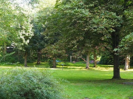 Anlage mit Spielplatz