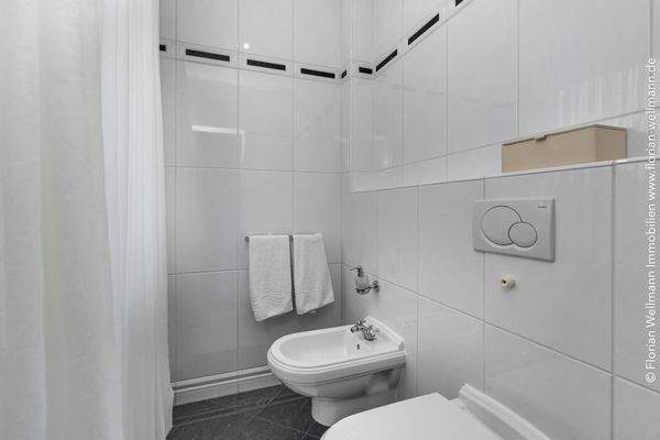 ... sowie separatem WC und Bidet