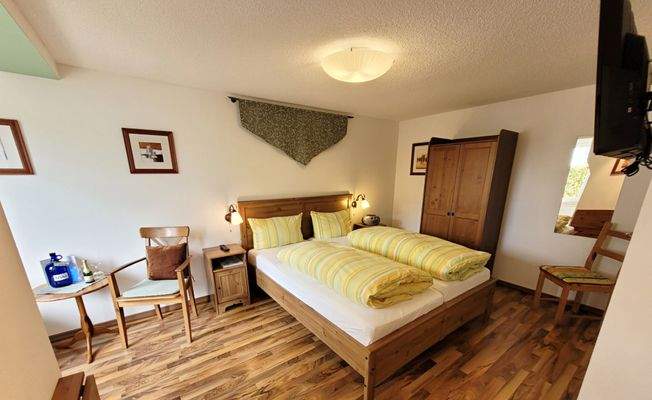 Schlafzimmer (3).jpg