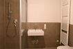 Badezimmer mit Dusche