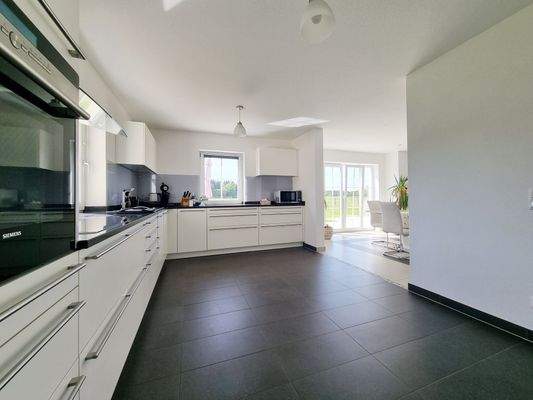 großzügige Küche