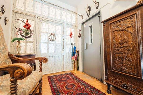 Treppenhaus/ Eingangsbereich/ Aufzug