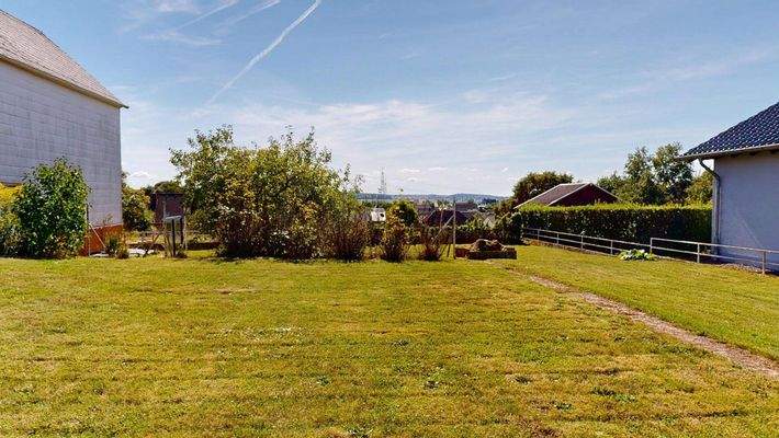 Garten/Baustelle neben dem Haus