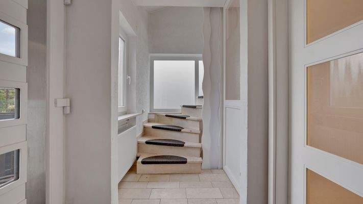 Windfang / Treppenhaus EG 