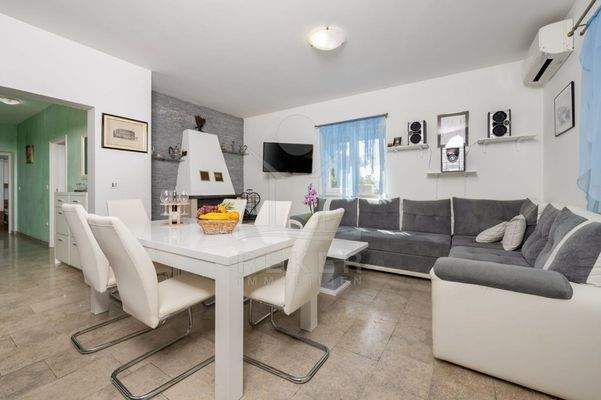 Komplett möblierte Immobilie 