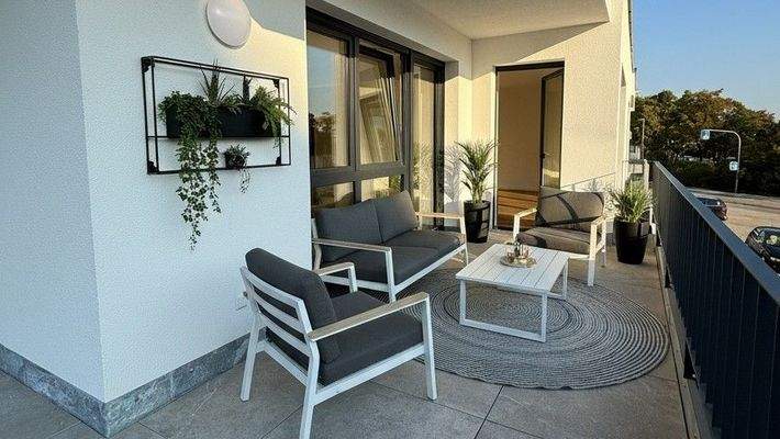 Balkon_Einrichtungsbeispiel KI