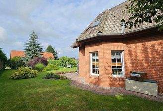 Seitenansicht OSO, Vorgarten.jpg