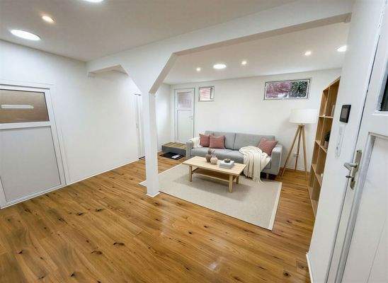 Anbau / Wintergarten - (KI generiert)