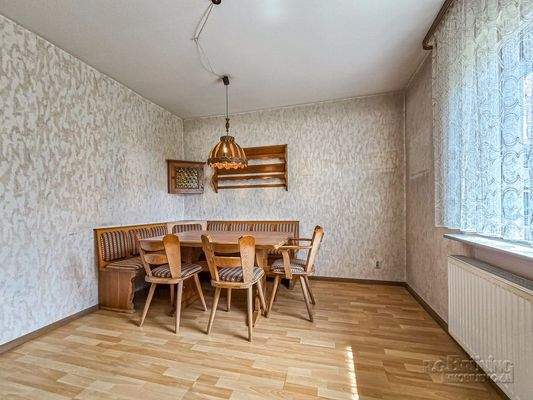 Esszimmer an Küche angrenzend