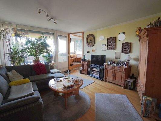 Wohnbereich Blickrichtung Essbereich und Küche