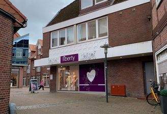 Seitenansicht mit Eingang Keller