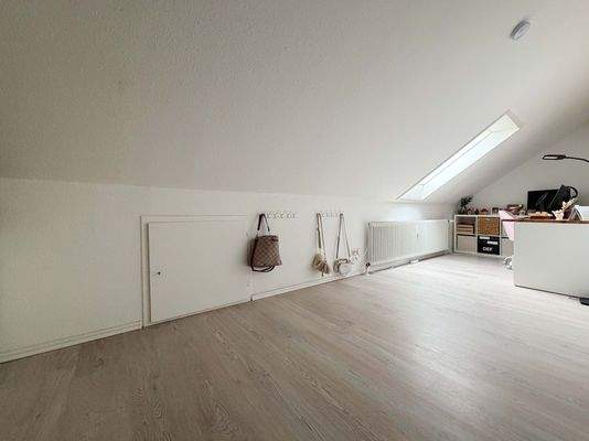 DG Büro: Das Dachfenster bringt Licht an den Arbeitsplatz