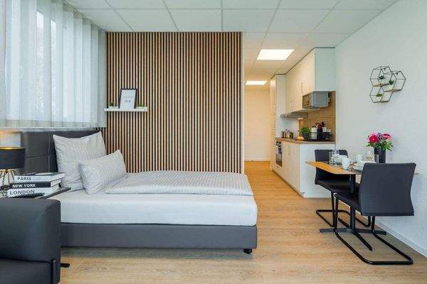 Bonjour Deluxe 1.jpg