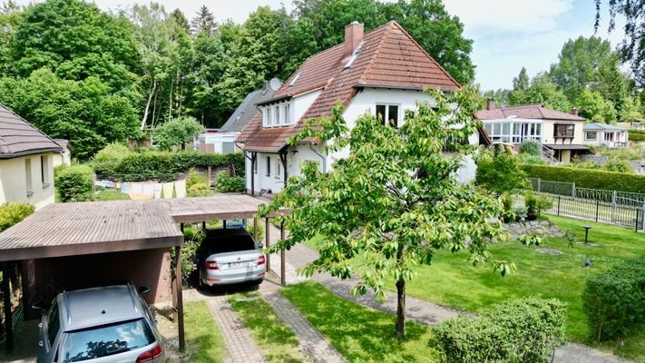 Carport und Außenstellplätze