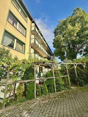 Sichtschutz des Gartens zur Einfahrt