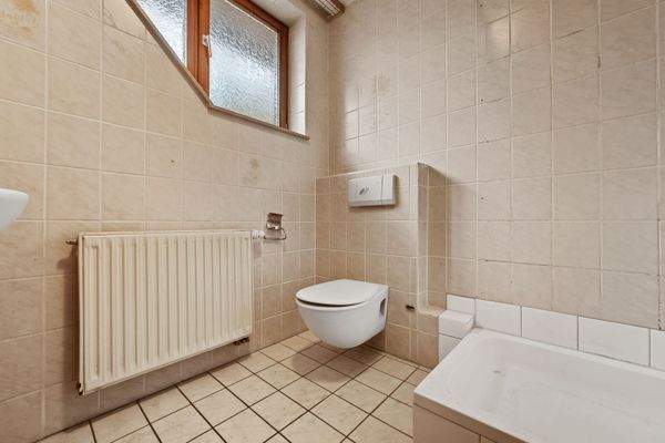 1. OG | Bad mit Dusche (1)