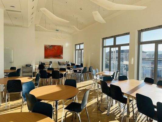 Cafeteria Lounge im Staffelgeschoss