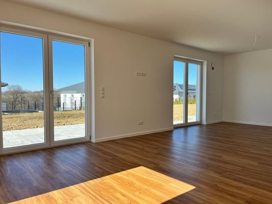 Viel Sonnenschein im Wohnzimmer