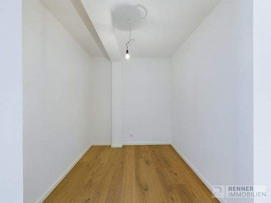 CAM02915G0-PR0050-STILL014