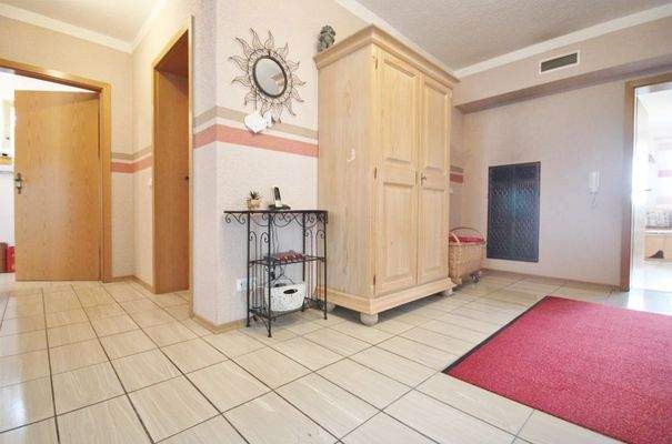 freundliche Diele (EG)